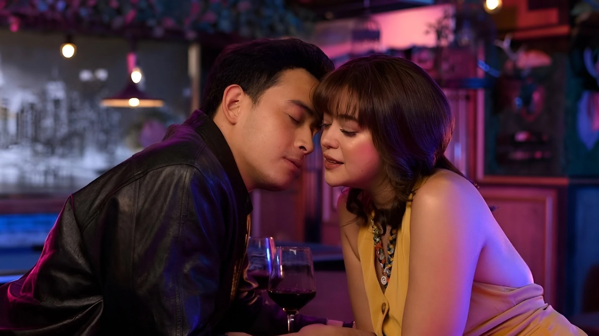 Phim Lưng Chừng - In Between (2025)